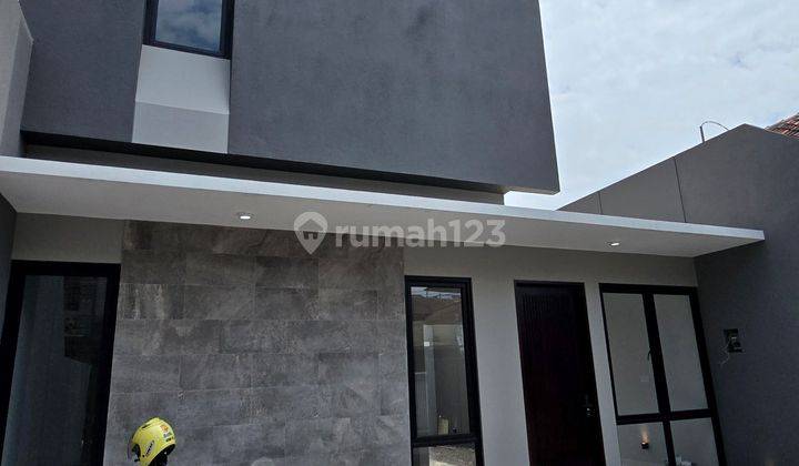 Dijual Rumah Baru Moderen Dengan Empat Kamar Tidur Di Jl Kembar Bandung 1