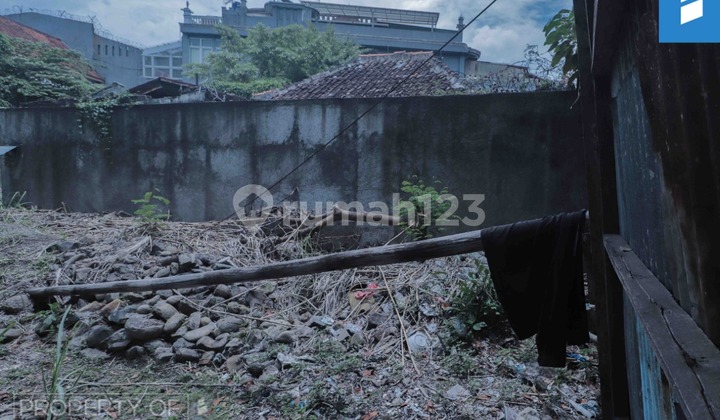 Main road land, Buah Batu, 2-way, busy area. Main road land, Buah Batu, 2-way, busy area.