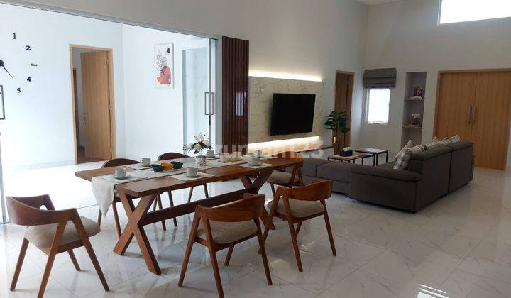 Rumah di Kota baru parahyangan
Full furnisher SHM