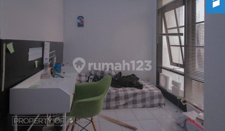 House in Sayap, Buah Batu, 3 Floors, Certificate of Ownership (SHM) 2