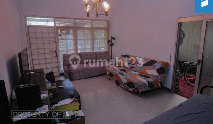 Rumah di Sayap buah batu 3 Lantai SHM
