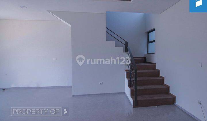 Rumah 2 Lantai di Setra Duta, Bandung 2