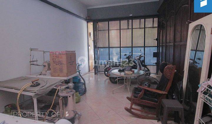 Dijual Rumah Luas di Mainroad Mekar Wangi 2