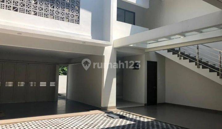 Dijual Rumah di Jalan Lengkong Baru 2