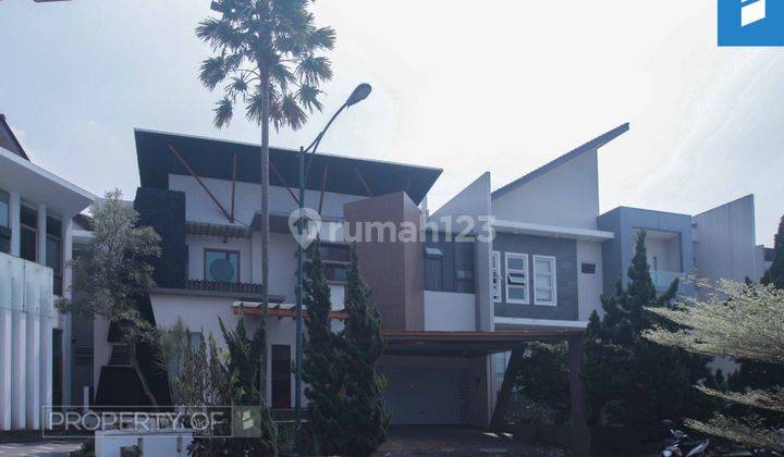 Rumah Cantik Estetik di Singgasana Pradana 1