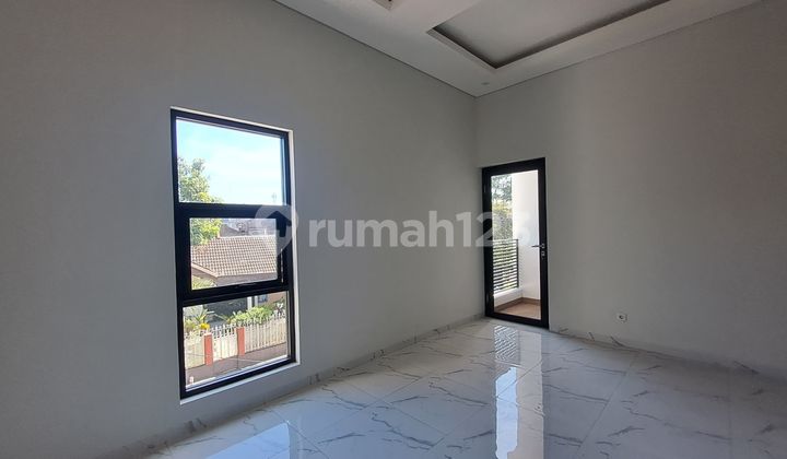 Rumah Baru 2 Lantai di Turangga 2