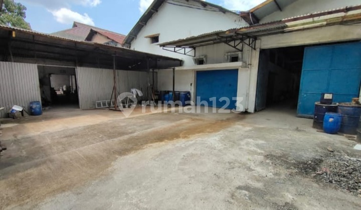 Warehouse near toll access in Pajajaran