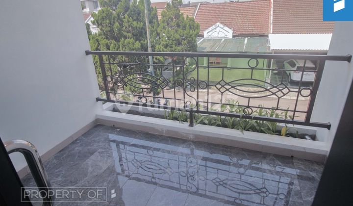 Rumah Baru Singgasana Pradana 2 Lantai 2