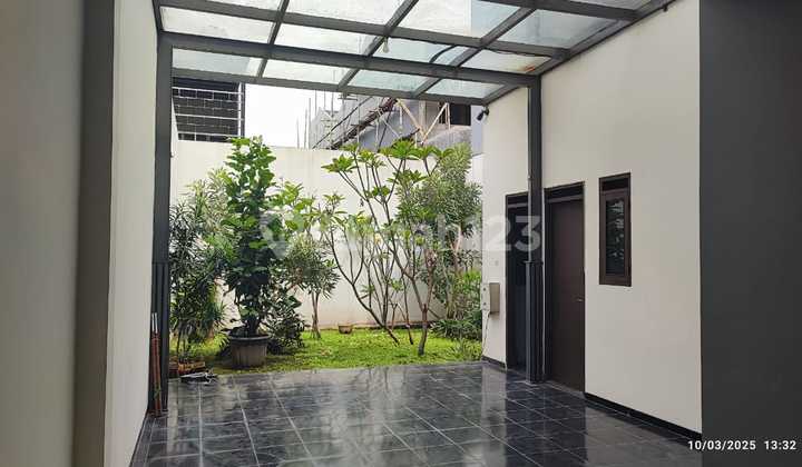 Rumah 2 Lantai Mekarwangi Semi Furnish