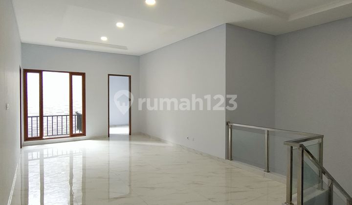 Brand New Modern Tropical 2-Story Luxury House Near Toll Road in Bintaro Jaya 2