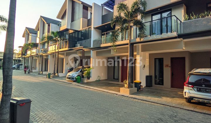 Rumah Baru Paling Keren Mewah 3Lt 2Carport Ada Rooftop di Bintaro
