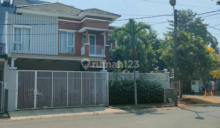 RUMAH BAGUS SIAP HUNI 2LT STRATEGIS DEKAT TOL DI BSD CITY 1