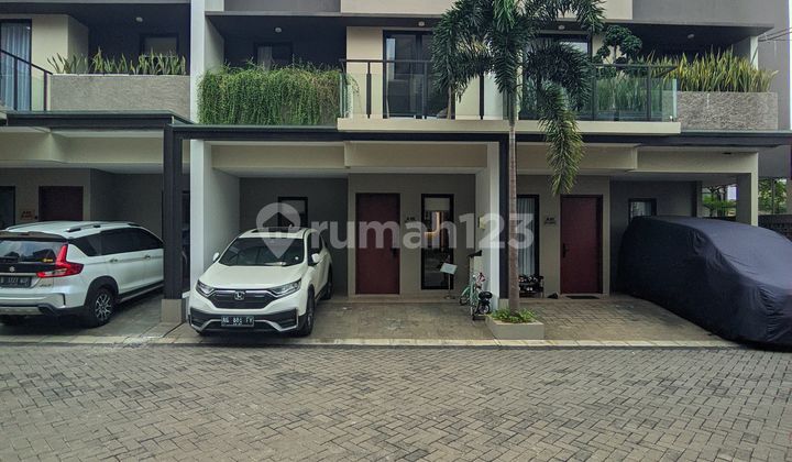 Rumah Baru 3Lt Bebas Banjir Ada Rooftop & Attic Room di Bintaro