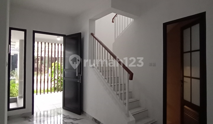 Rumah Discovery Bintaro Siap Huni Cantik SHM di Bintaro Jaya