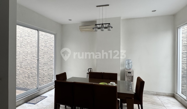 Rumah Pluit Modern Minimalis 3 Lantai Full Furnished Dekat Mall Emporium
