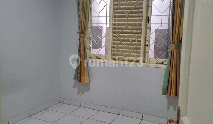 Rumah permata buana 2 lantai 4 kamar tidur siap huni Rumah permata buana 2 lantai 4 kamar tidur siap huni