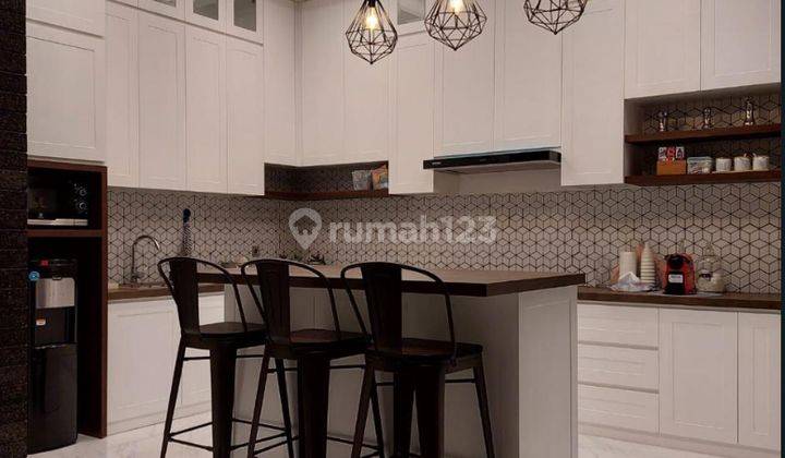 Rumah Modern Minimalis Permata Buana 3 Lantai 4 Kamar Tidur 2