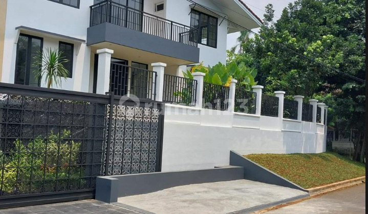 Pondok Indah Super Nice and Well-Maintained House with Swimming Pool