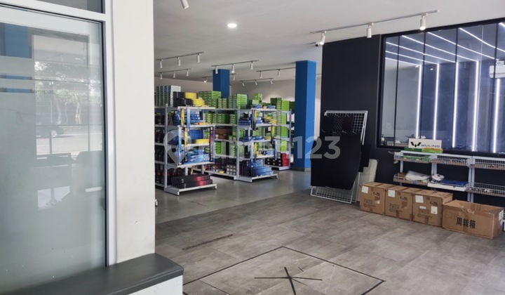 Former Commercial Space in Pluit, Strategically Located 1.5 Floors Suitable for Various Types of Businesses