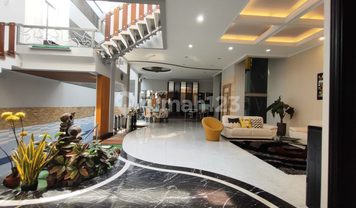 Dijual rumah Permata buana modern minimalis 3 lantai 5 kamar tidur siap huni 