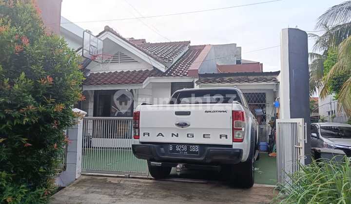 Quick Sale! House in Villa Bintaro Indah, South Tangerang 2