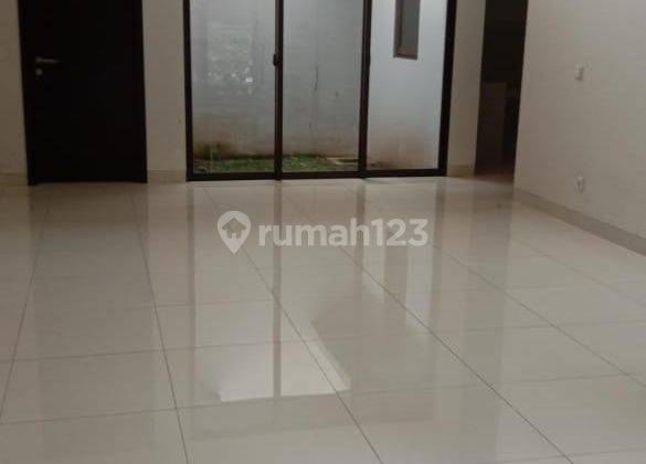 Rumah 2 Lantai Bagus di Eminent Cluster Precia, Tangerang 2