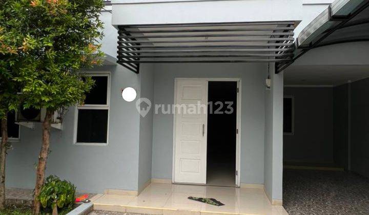 Rumah 2 Lantai Bagus Semi Furnished di Griya Loka Sektor 1.2, Tangerang 2