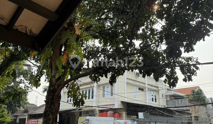 Griyaloka BSD house facing the main road suitable for business. 2