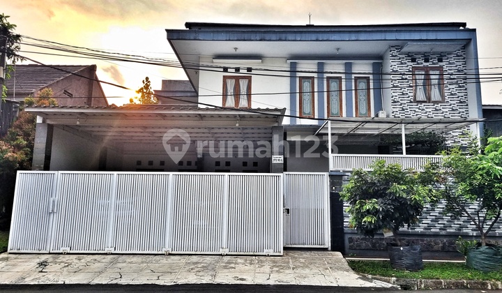Rumah 2.lantai Posisi Boulevard Dengan Lingkungan Nyaman Dan Aman Rumah 2.lantai Posisi Boulevard Dengan Lingkungan Nyaman Dan Aman