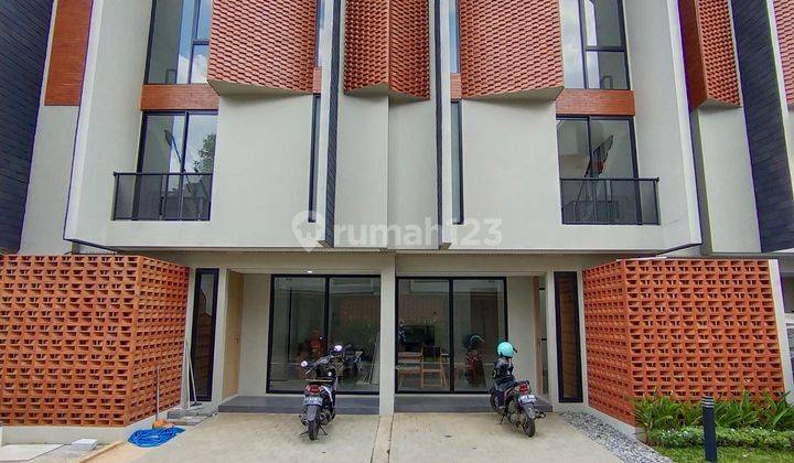 Rumah 2 Lantai Baru Siap Huni Di Ciputat  1