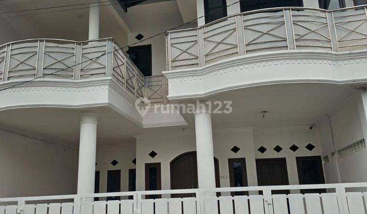 Rumah 2 Lantai Sudah Renovasi Di Ciputat  1