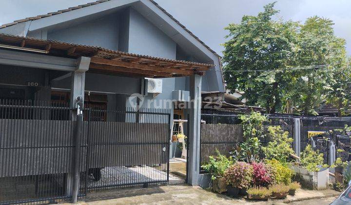 Rumah asri dan nyaman dengan halaman luas ada taman 1