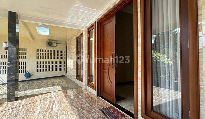 Rumah elegant siap huni dalam komplek besar 2