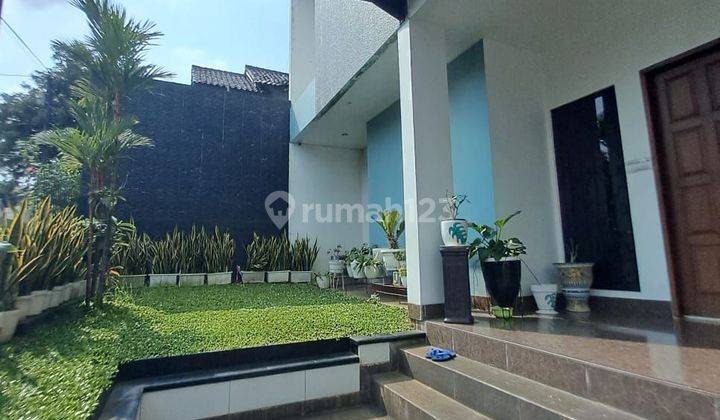 Rumah dua lantai lengkap dengan balkon siap huni di Cinere 2