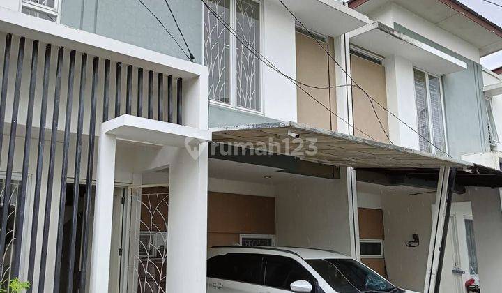 Rumah dua lantai siap huni dalam Townhouse di Ciputat 2