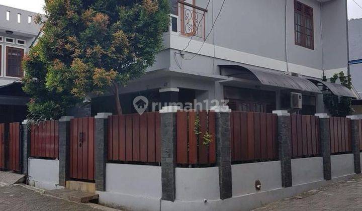 Dijual rumah dua lantai asri minimalis siap huni Cipete 1