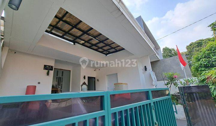 Dijual rumah dua lantai siap huni minimalis modern 1