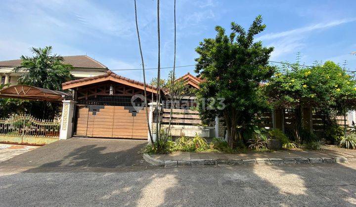 Dijual rumah etnik semi furnished siap huni di Cinere 1