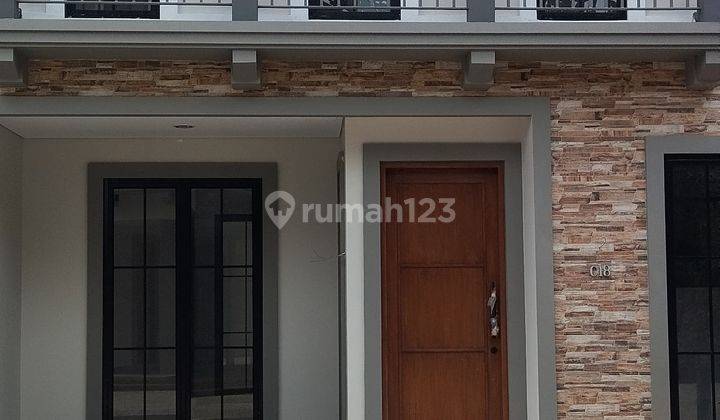 Dijual rumah baru dua lantai di kawasan komersil Cirendeu 1