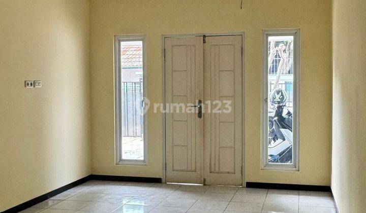 Dijual rumah dua lantai siap huni di Legoso Ciputat 2