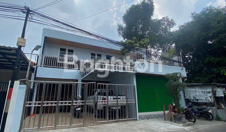 RUMAH 2½ LANTAI PINGGIR JALAN DI JAKARTA TIMUR 1