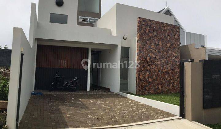 Rumah Lux Bandung Utara Fasilitas Rooftop Udara Sejuk Dan Asri 1