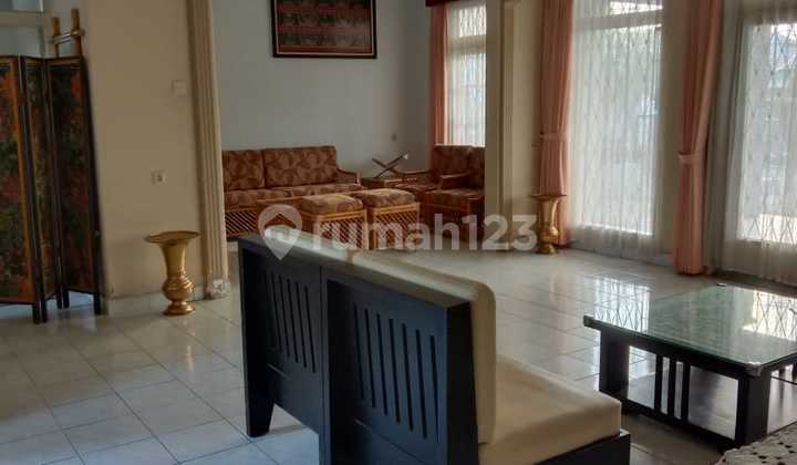 rumah mainroad cihanjuang bentuk memanjang dan terawat cocok untuk dibisniskan 2