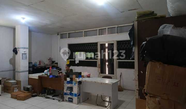 Ruko Cihampelas Bustling Area and Shopping District 2