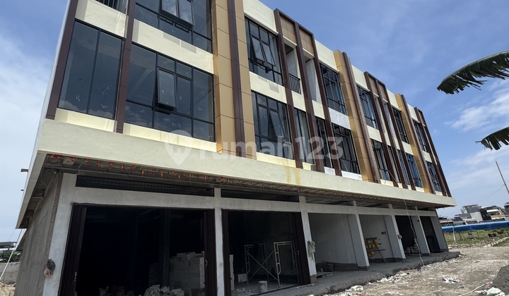 Ruko 3 Lantai Lokasi Dekat Pik Sedang Renovasi Ruko 3 Lantai Lokasi Dekat Pik Sedang Renovasi