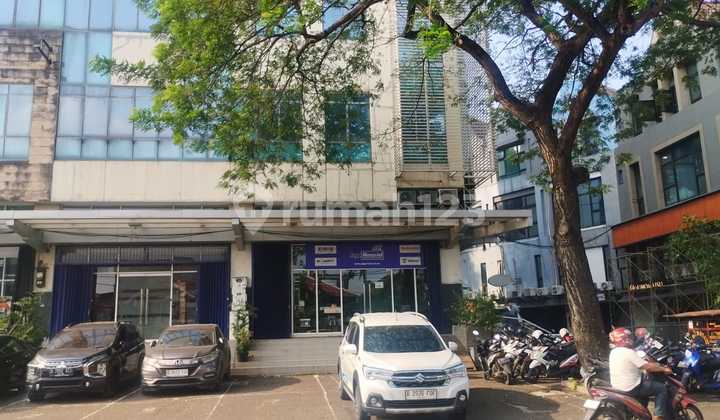 Large Row of Shop Houses Facing Main Road Hook 2