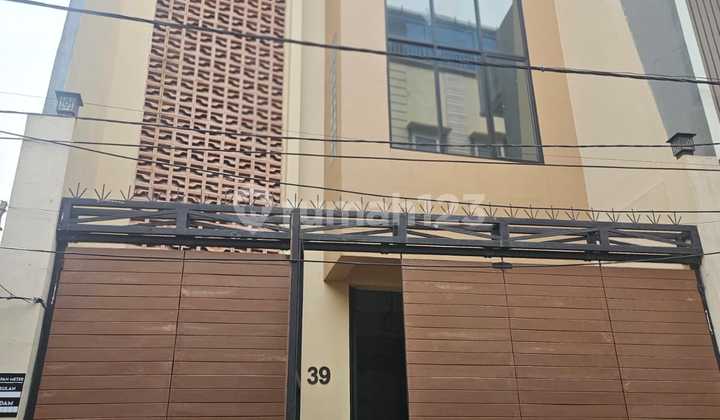 Rumah 3.5 Lantai Bangunan Baru 1