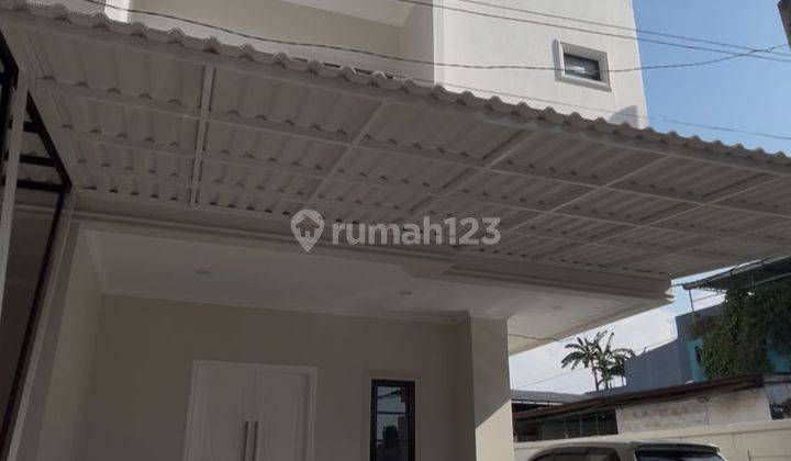 Rumah Brand New Semi Furnish Nempel Pik 1