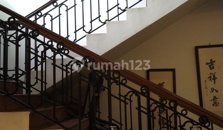 Dijual Rumah Halaman Luas Daerah Pejaten 2