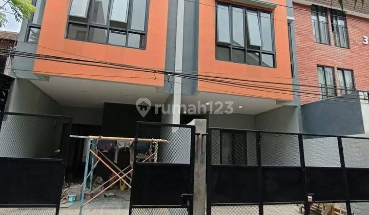 Rumah mewah 3 lantai selangkah ke pondok indah 1